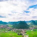 Hyun Bin dan Son Ye-jin Buat Sejarah Baru di Blue Dragon Film Awards